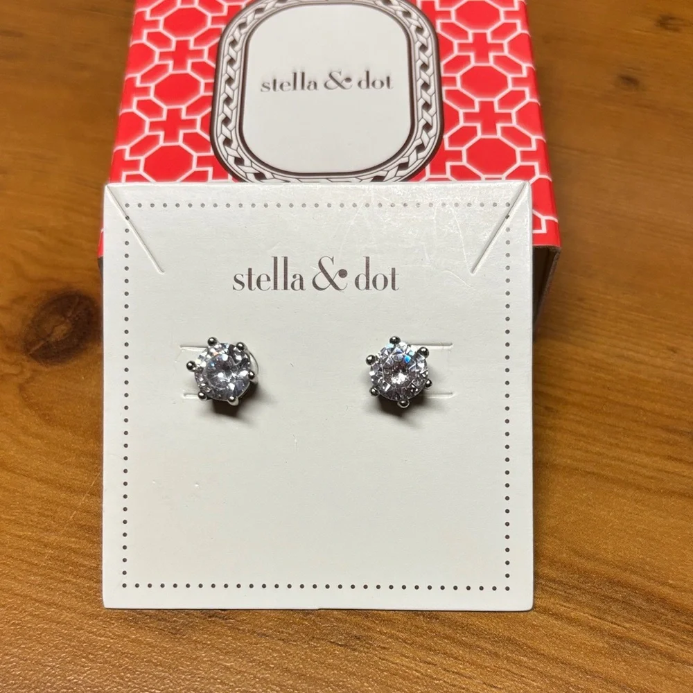 Stella & Dot Sparkle Diamond‎ Stud Earrings